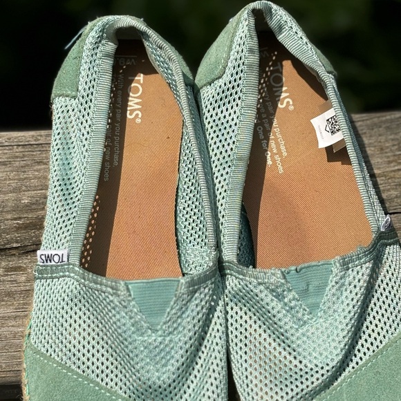 TOMS Aqua Green Espadrille Flats - Picture 7 of 9